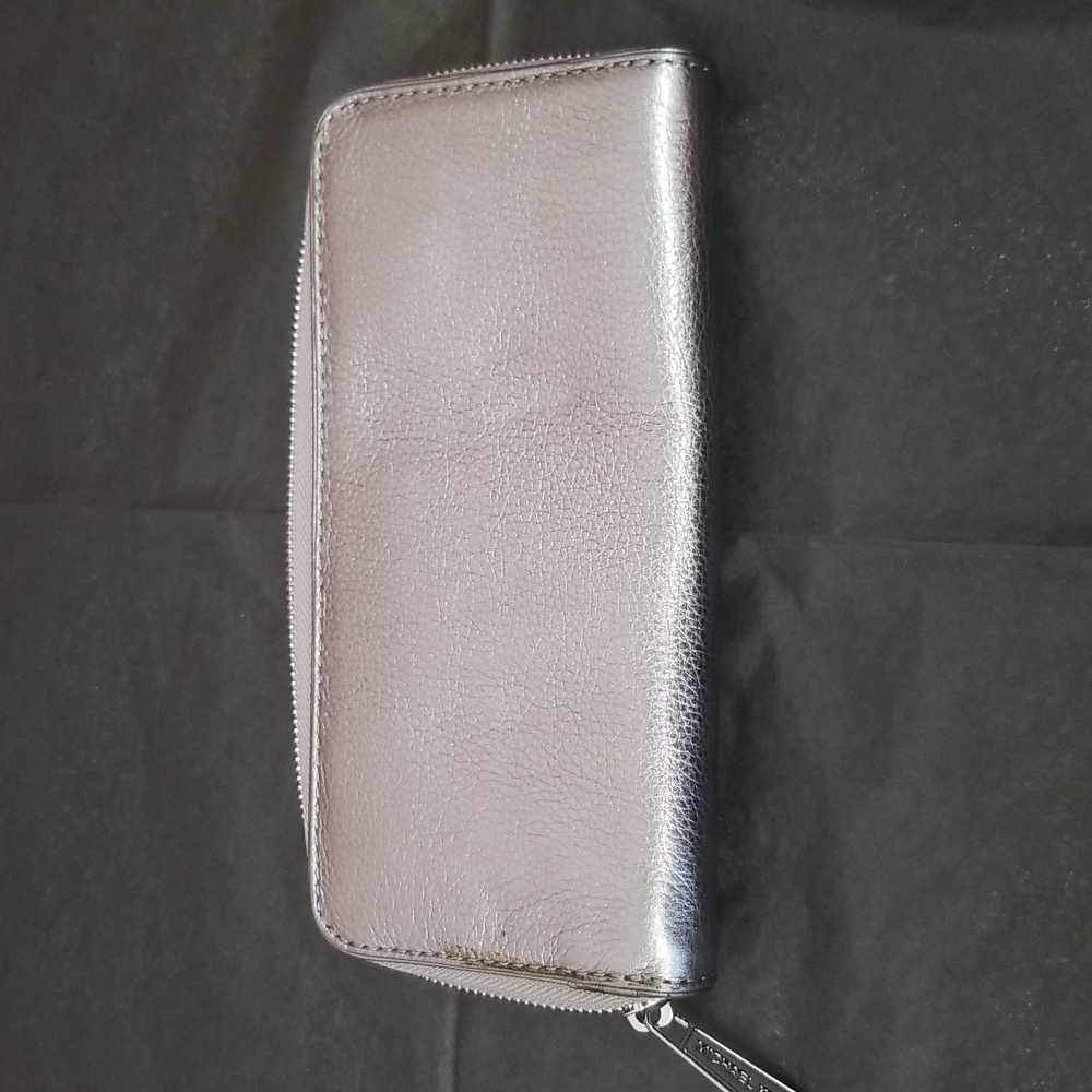Michael Kors Metallic Silver Wallet - Picture 4 of 11